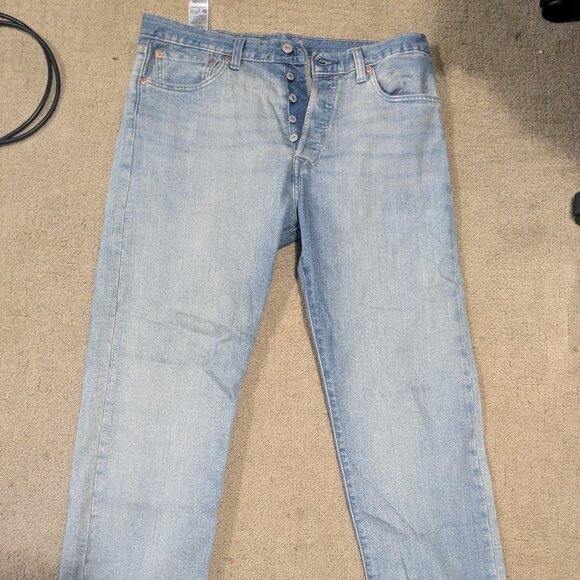 Men's Light Wash Stretch Levi's 501's. Size 33x32. - Picture 1 of 4